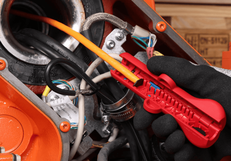 IWE-13 Round Cable Stripper for Round and Moisture-proof Cables working range 6-13 mm Ø Cable Stripper & Wire Cutters IWISS