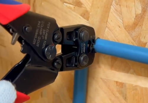 ICP-PC02KIT PEX Clamp Cinch & Removal Tool for 3/8-in to 1-in Pinch Clamp Rings with 20pcs 1/2-in & 10pcs 3/4-in Clamps, Meets ASTM F2098 Standard PEX Pipe Tools iCrimp